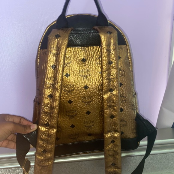 GOLD MCM BAG - Picture 3 of 6